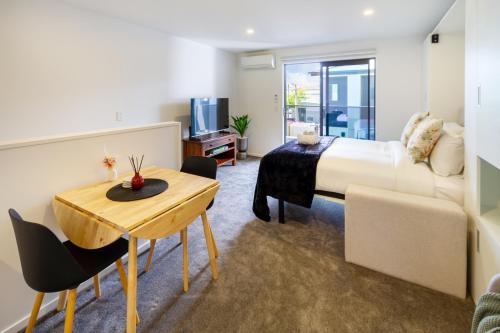 Metro Escape Studio across South City Mall — 4-Star Luxury Hotel in Christchurch, New Zealand