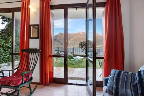 Ampia vista sul lago di Como — 4-Star Luxury Hotel in Bellano, Italy