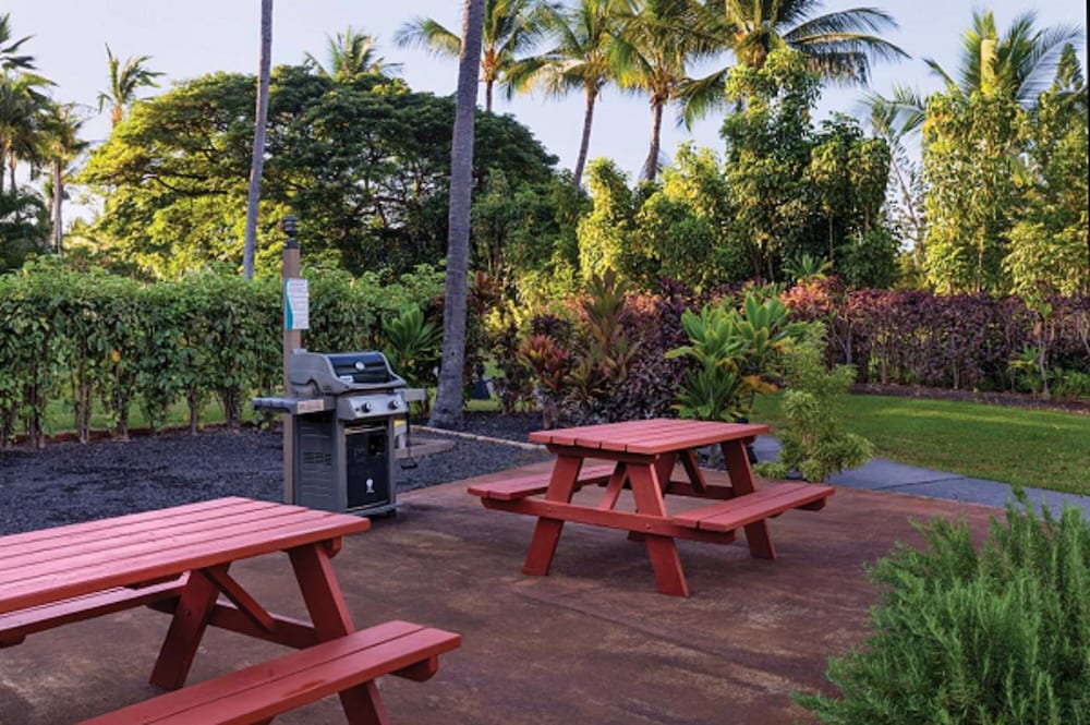 Kona Coast Resort by VRHost - photo 37