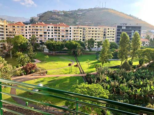 Modern apartment in Funchal near city centre 80m — 4-Star Luxury Hotel in Funchal, Portugal