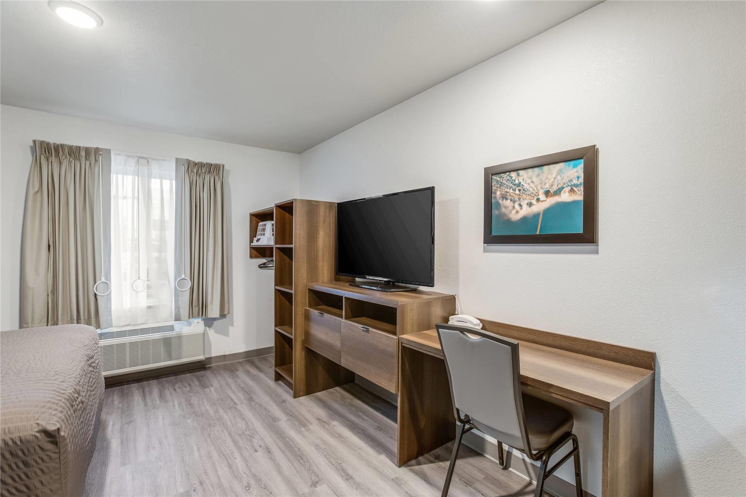 WoodSpring Suites Novi Farmington - photo 10