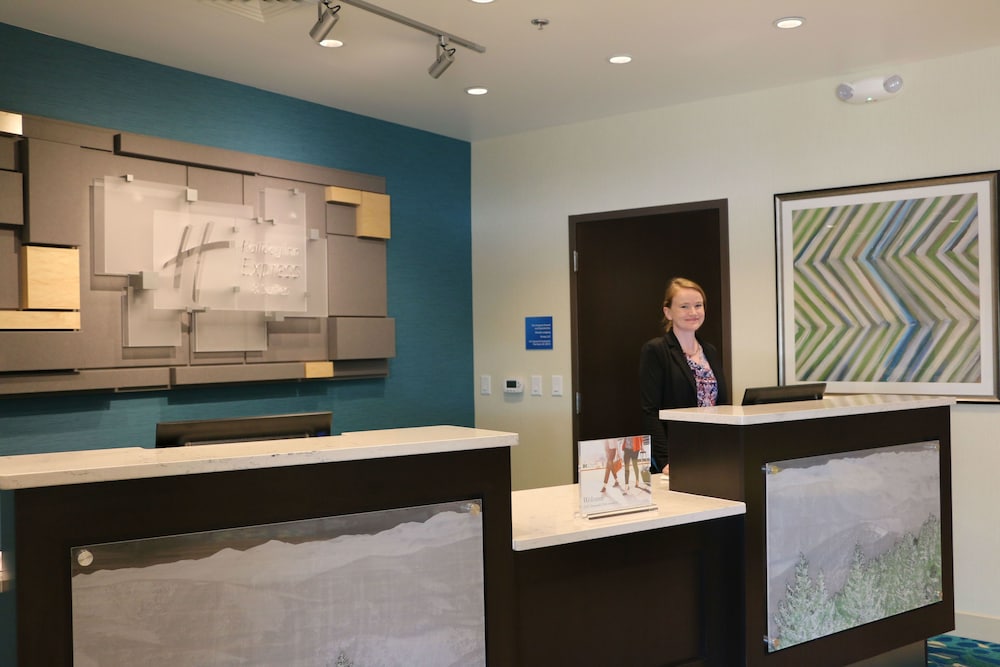 Holiday Inn Express & Suites Hendersonville SE Flat Rock by IHG - photo 25