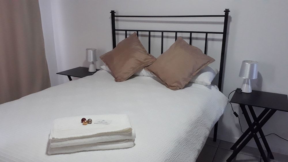 Bella Vita Accommodation - last minute hotel in Cape Town