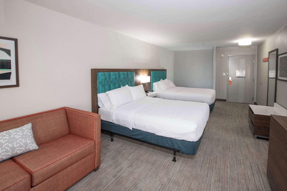 Hampton Inn Dry Ridge - photo 32