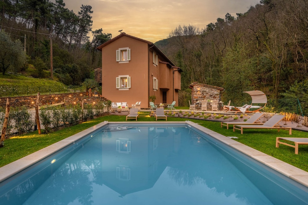 Molino Giusti Farmhouse — 4-Star Luxury Hotel in Lucca, Italy