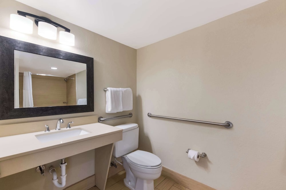 Comfort Inn South Oceanfront - photo 23