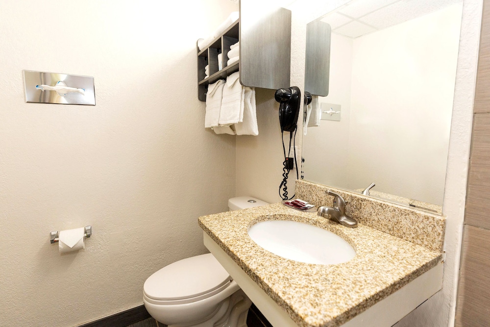 Coratel Inn & Suites by Jasper Mankato - photo 22