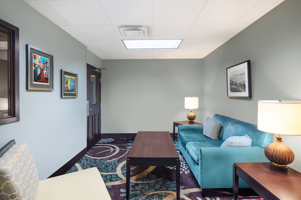 Staybridge Suites Memphis Poplar Ave East by IHG - photo 41