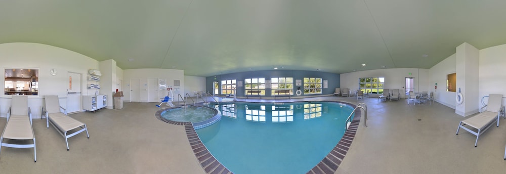Holiday Inn Express and Suites Stevens Point by IHG - photo 22