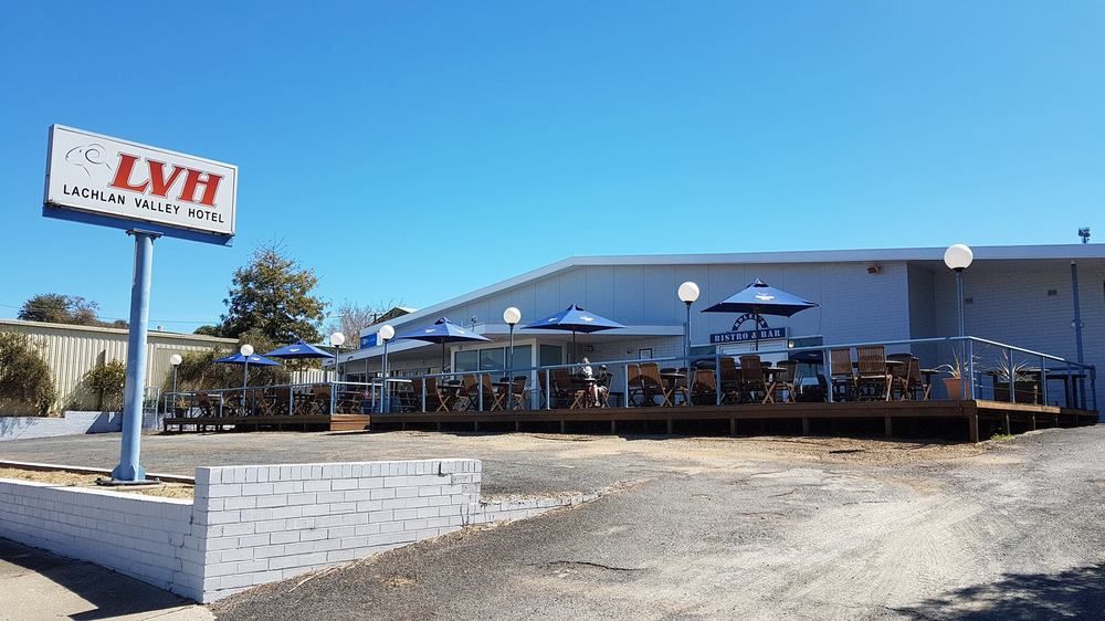 Lachlan Valley Hotel Cowra — Cowra