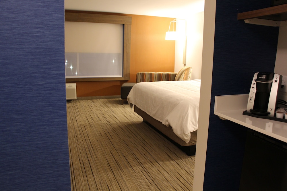 Holiday Inn Express & Suites Phoenix Airport North by IHG - photo 14