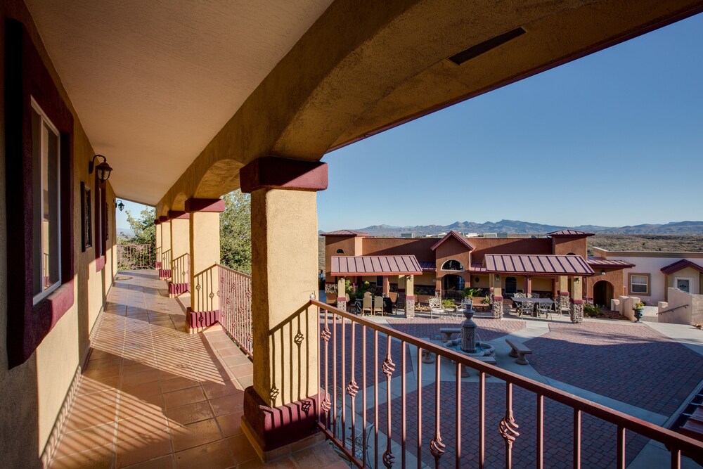 Dream Manor Inn - photo 25