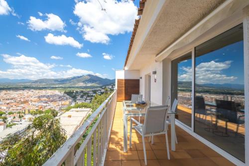 V026 Cant Dels Ocells in Roses, Spain