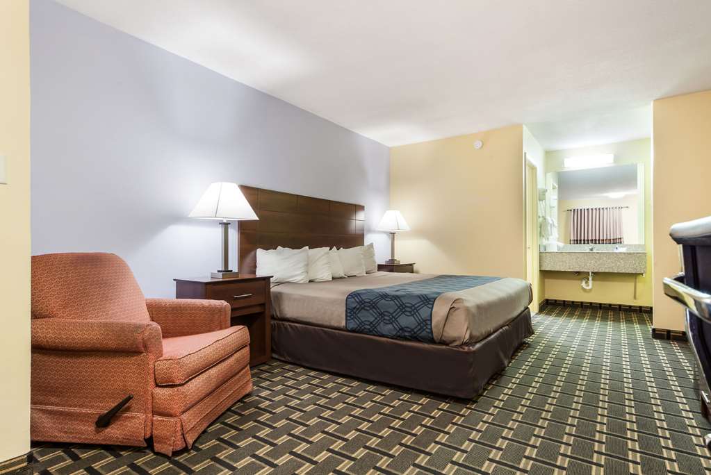 Rodeway Inn Lincoln West University Area - photo 12