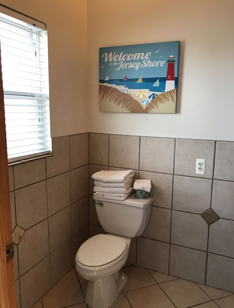 Pelican Point Motel - photo 17