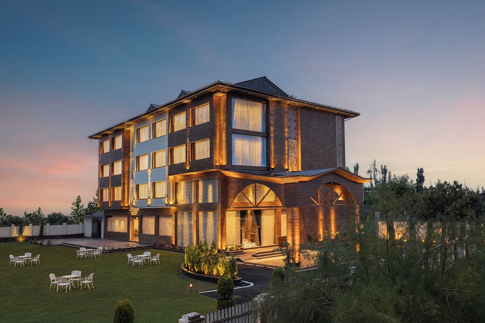 WelcomHeritage Grand Srinagar - last minute hotel in Srinagar