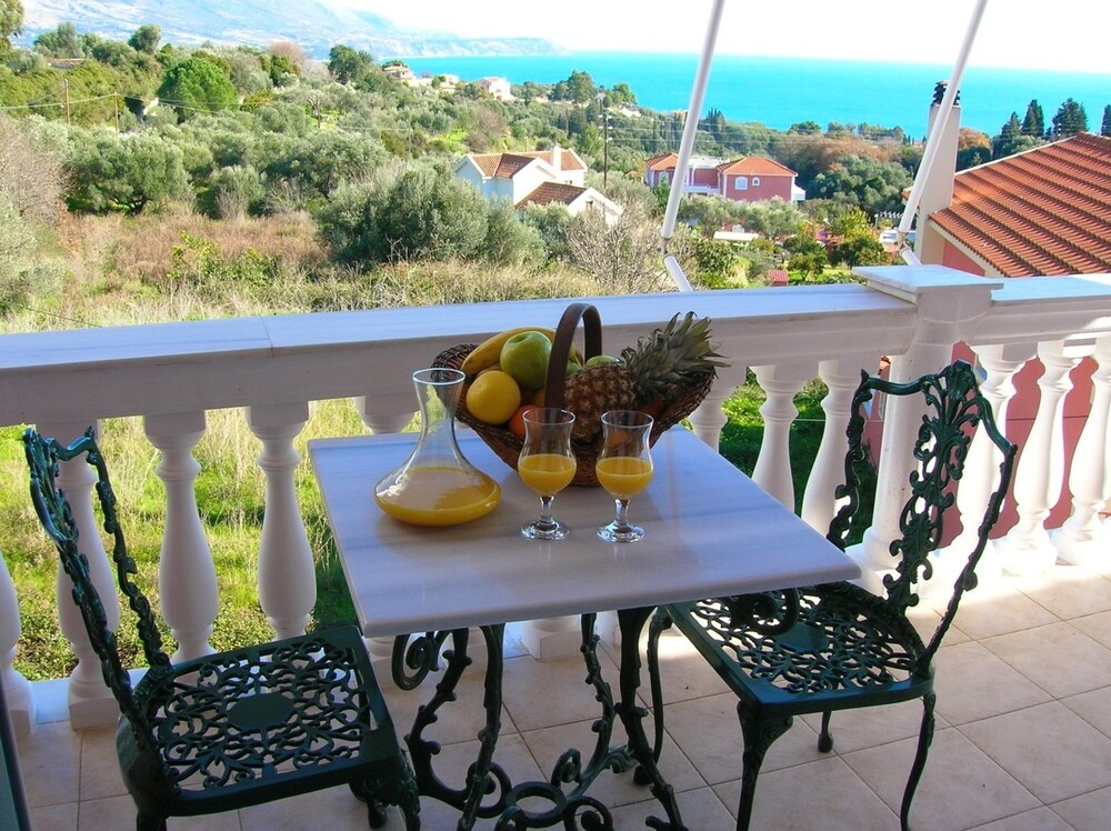 Pernari Apartments — 4-Star Luxury Hotel in Kefalonia, Greece