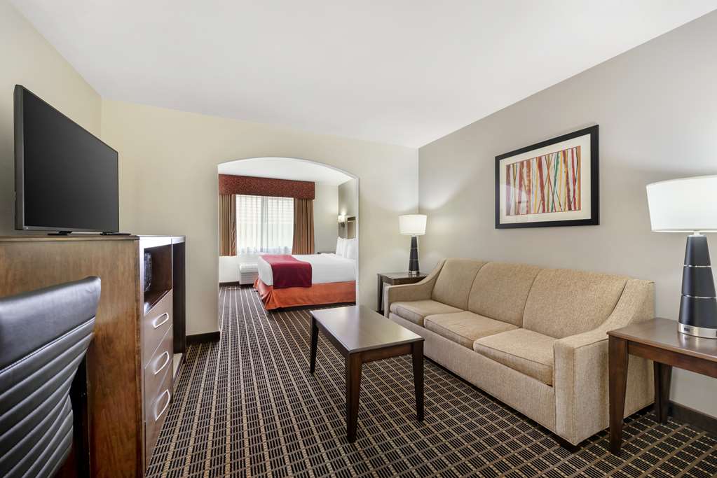 Best Western Plus Eagleridge Inn & Suites - photo 40