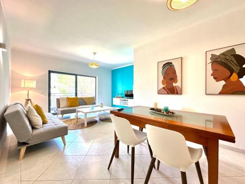 Apt JA with pool parking and terrace — 4-Star Luxury Hotel in Armacao De Pera, Portugal