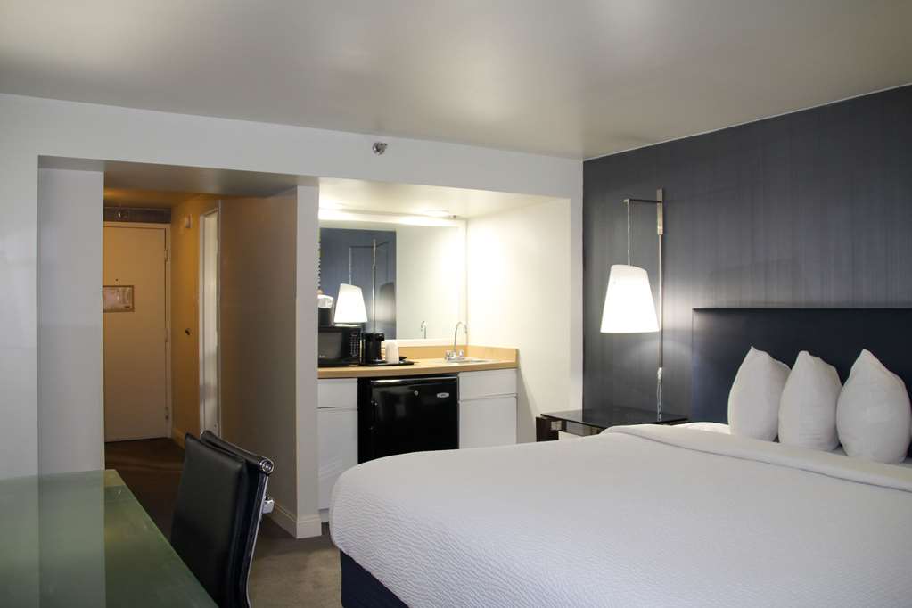Comfort Inn & Suites Baltimore Inner Harbor - photo 7
