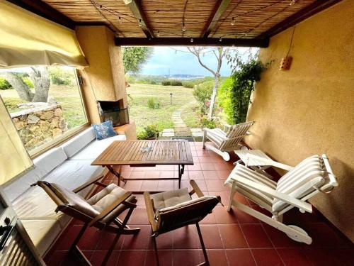 Villino con vista mare e piscina — 4-Star Luxury Hotel in Palau, Italy