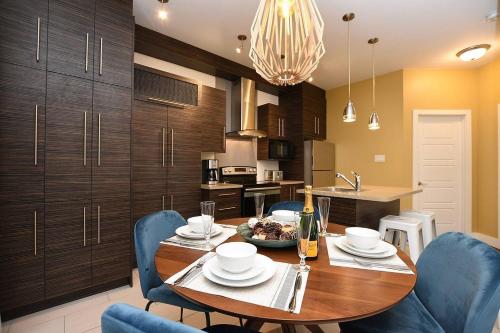 Ground Floor Loft Style Luxury Executive Flat in Montreal, Canada