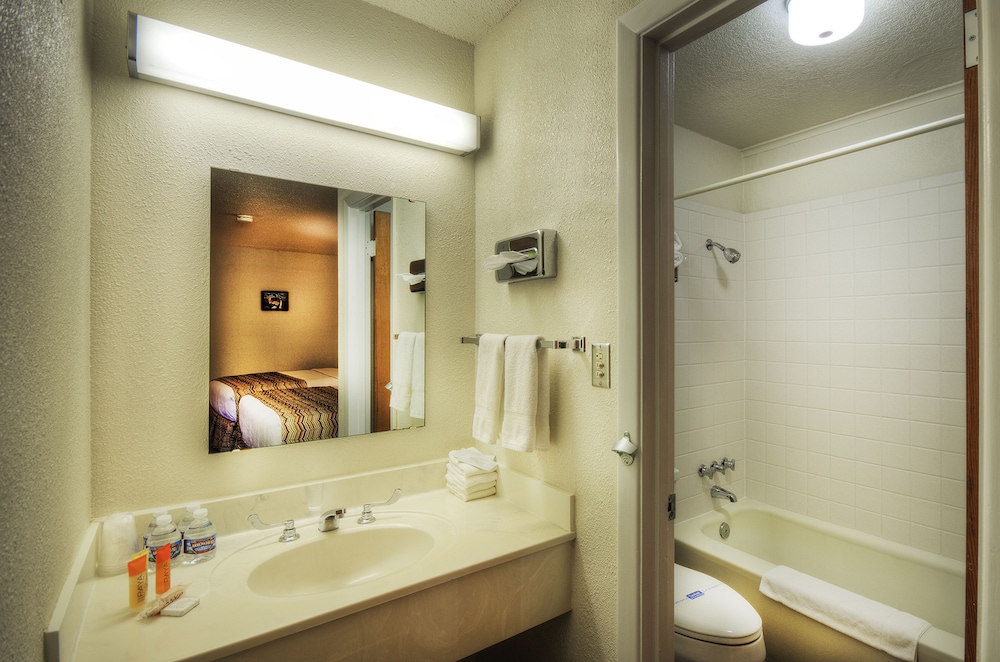 Roadrunner Lodge - photo 21