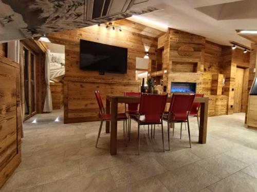Bertuzzi Homes — 4-Star Luxury Hotel in Aprica, Italy