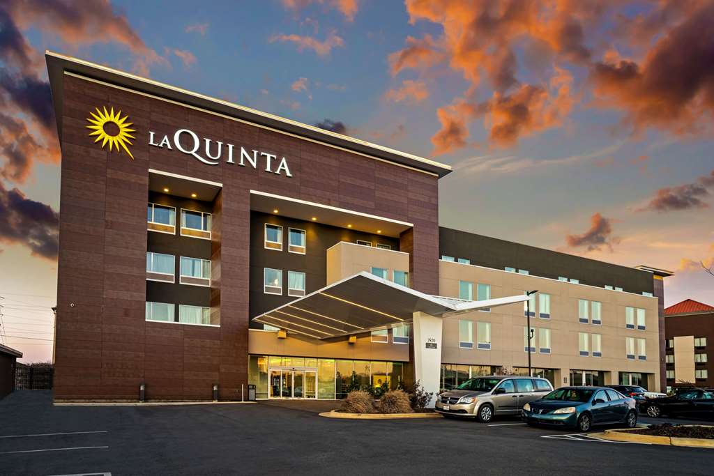 La Quinta Inn & Suites by Wyndham Tuscaloosa University - photo 4