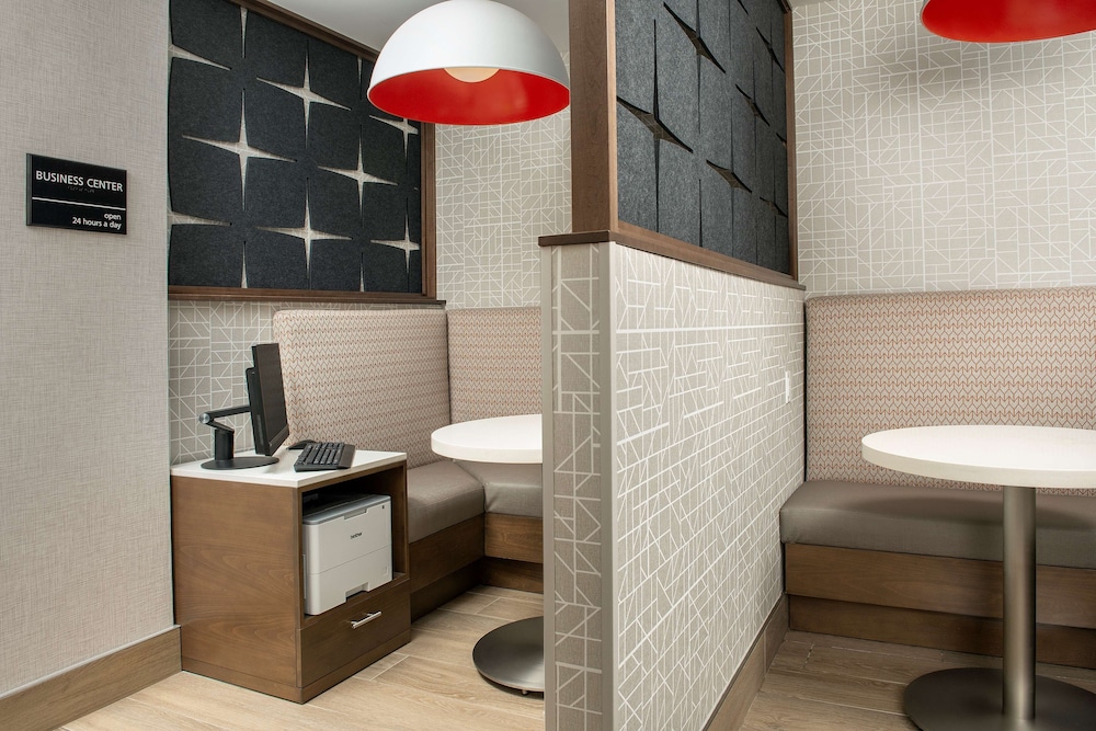 Hampton Inn Warroad MN - photo 32