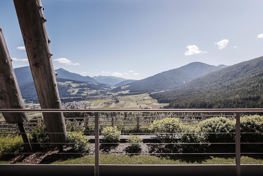 Hotel Hubertus - carbon neutral hotel in Valdaora Di Mezzo