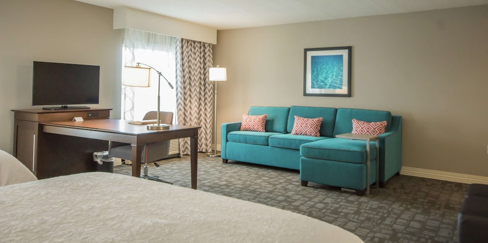 Hampton Inn & Suites Orlando At SeaWorld - photo 10