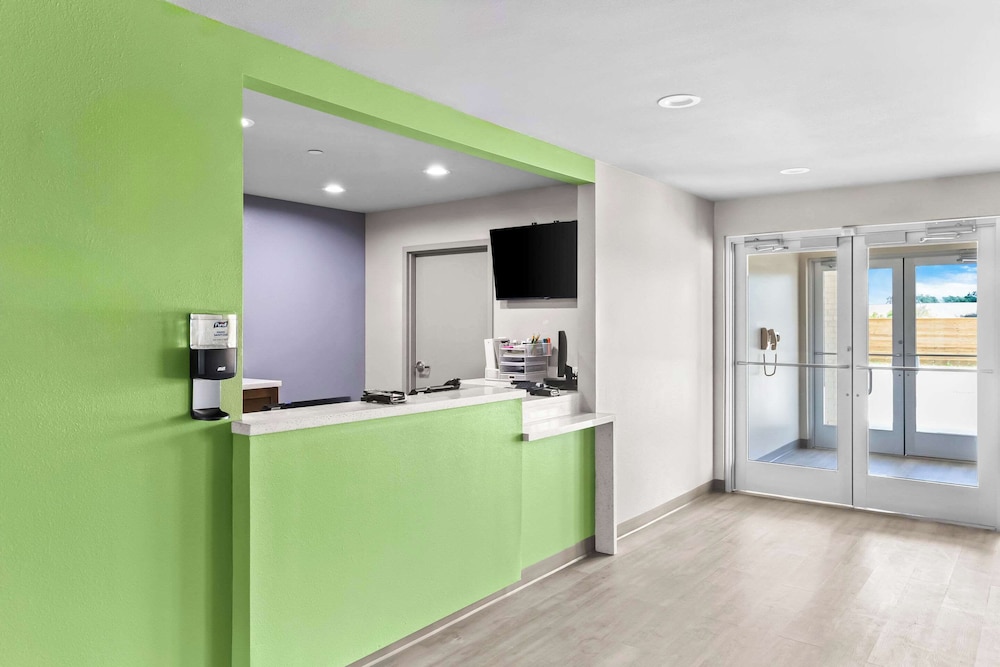 WoodSpring Suites South Houston Hobby - photo 3