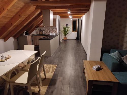 Ti Tó Apartman — 4-Star Luxury Hotel in Tihany, Hungary