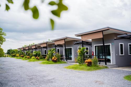 Meena Resort in Phra Nakhon Si Ayutthaya, Thailand