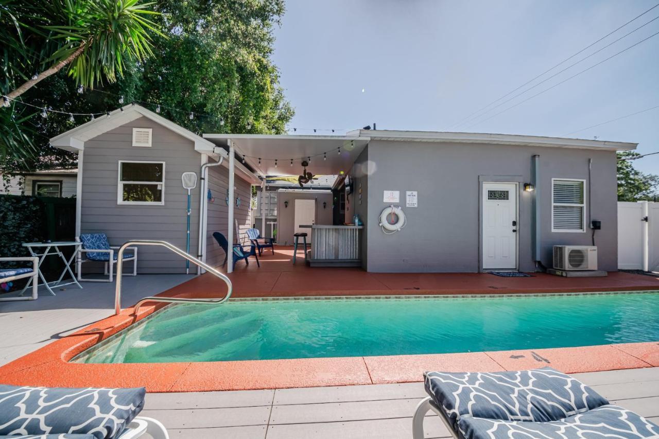 Spacious 3BR Pool Near Beach & Attractions — 4-Star Luxury Hotel in Daytona Beach, United States