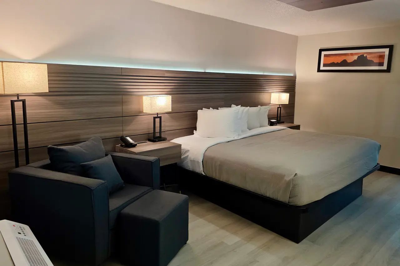 Quality Inn & Suites - photo 3