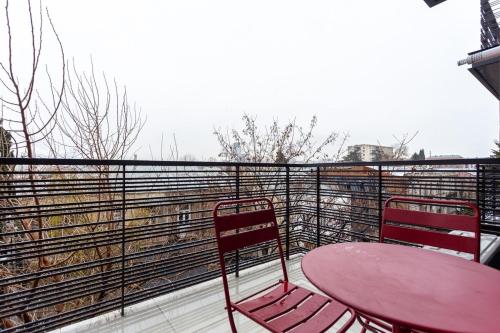Super Cozy 1BR Apartment For 3 Near Fabrica