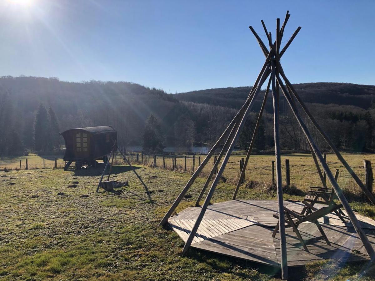 Les Roulottes de Cirque Les Settons - last minute hotel in Unknown City