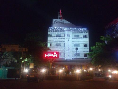 Oyo Rooms - carbon neutral hotel in Kolhapur