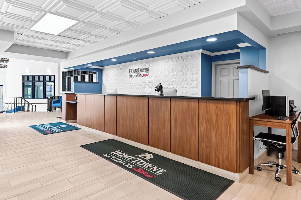 HomeTowne Studios by Red Roof & Conference Center Cortland - photo 9