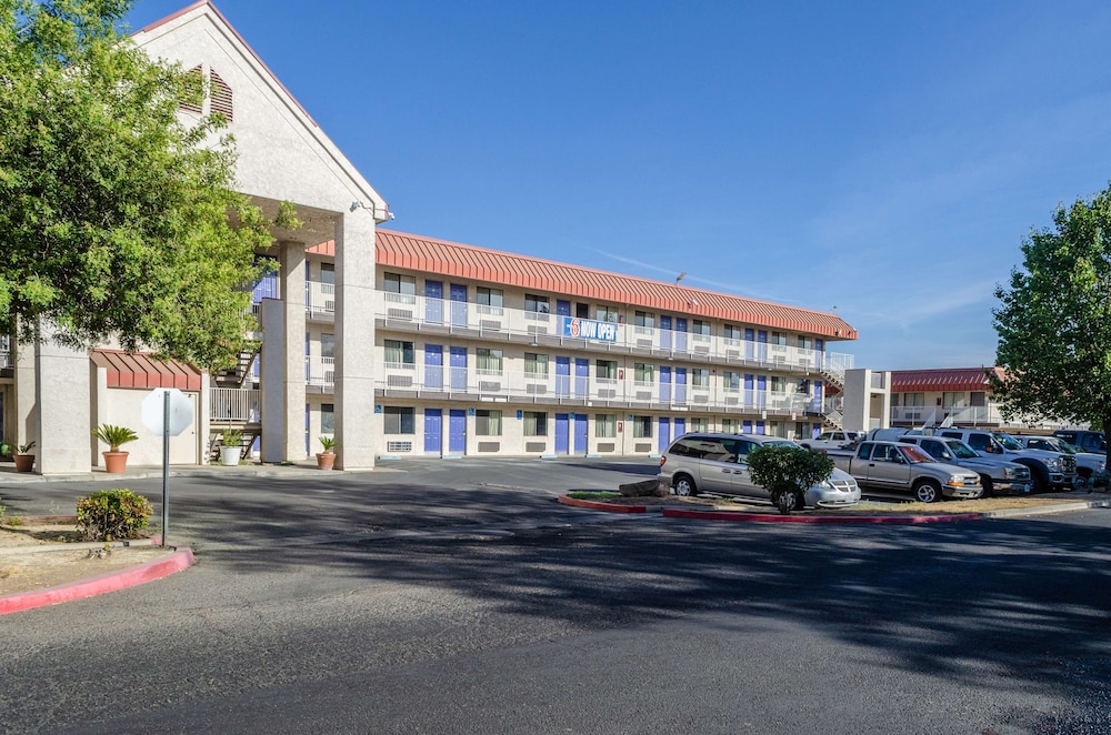 Studio 6 Fresno CA Extended Stay - photo 36
