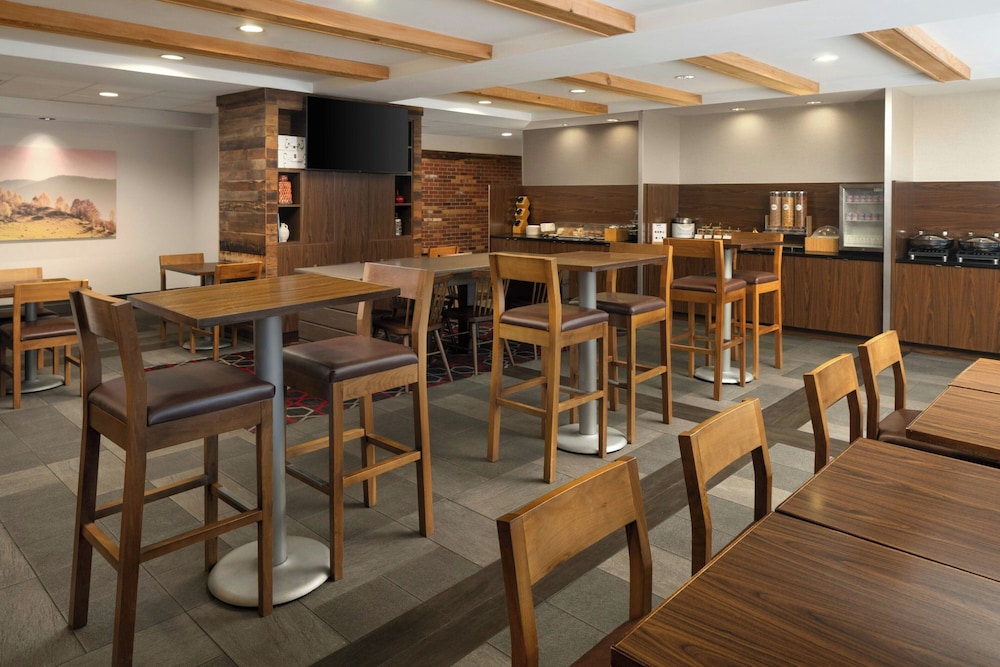 Fairfield Inn & Suites by Marriott Chattanooga - photo 17
