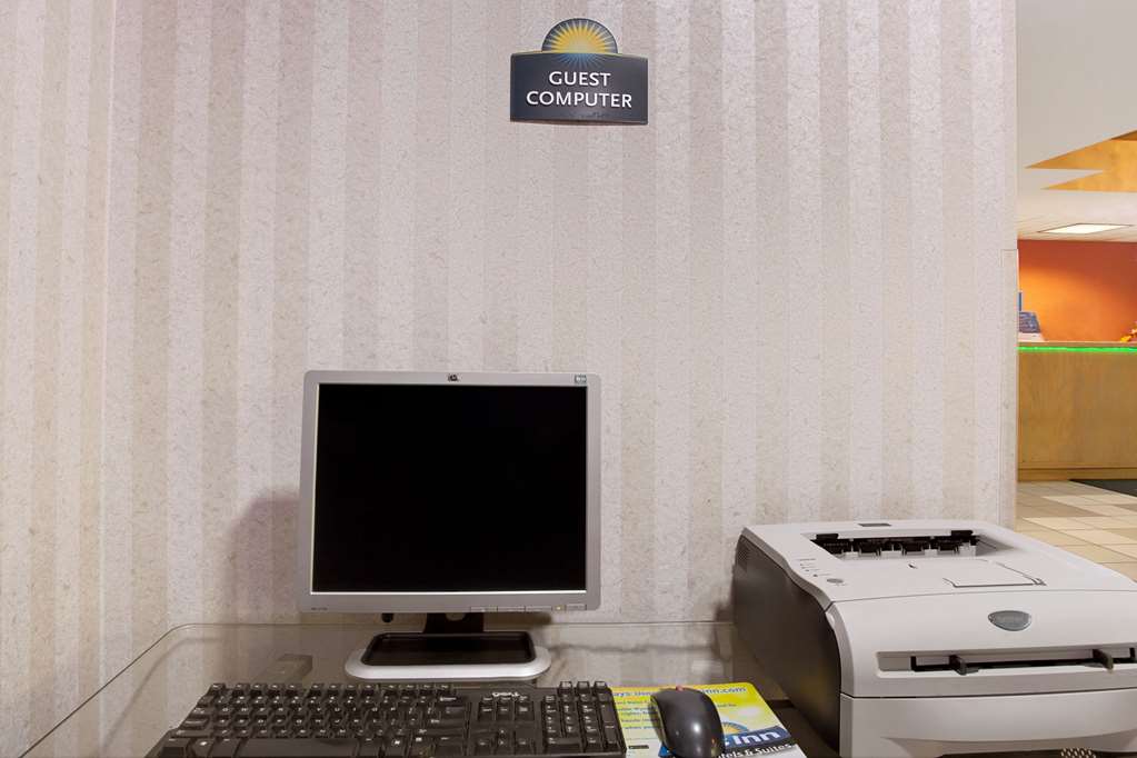 Days Inn & Suites by Wyndham Ridgeland - photo 21