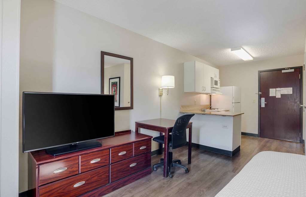Extended Stay America Suites Los Angeles Torrance Blvd - photo 13