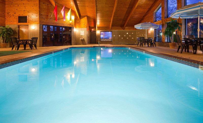 AmericInn by Wyndham Charlevoix - photo 16