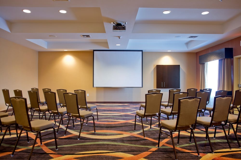 Holiday Inn Express Hotel & Suites Prattville South by IHG - photo 42