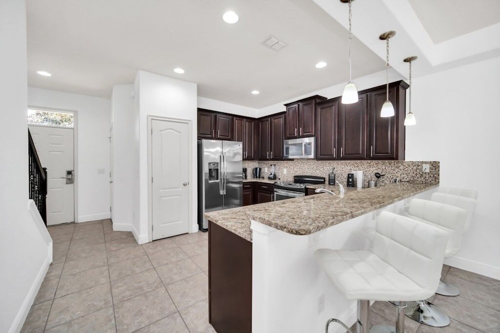 Tropical Escape 3 Bed Home In Beautiful Resort 3 Bedroom Condo - photo 8