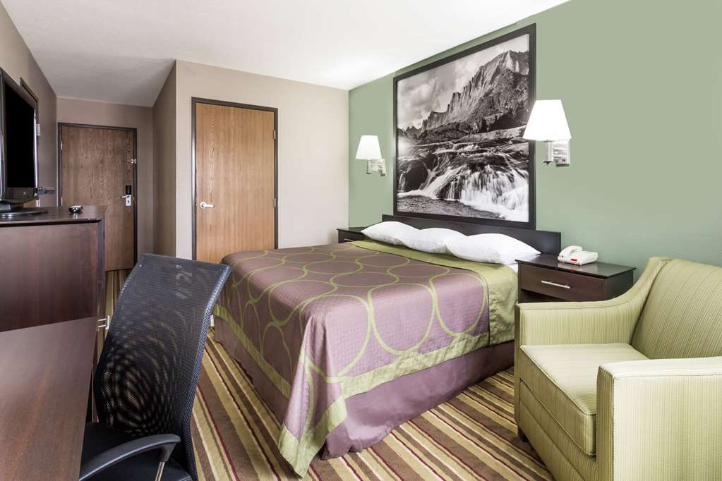 Super 8 by Wyndham Rock Springs - photo 7