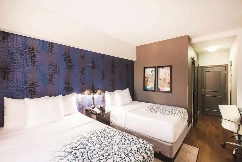 Holiday Inn Express Dallas Downtown - photo 18